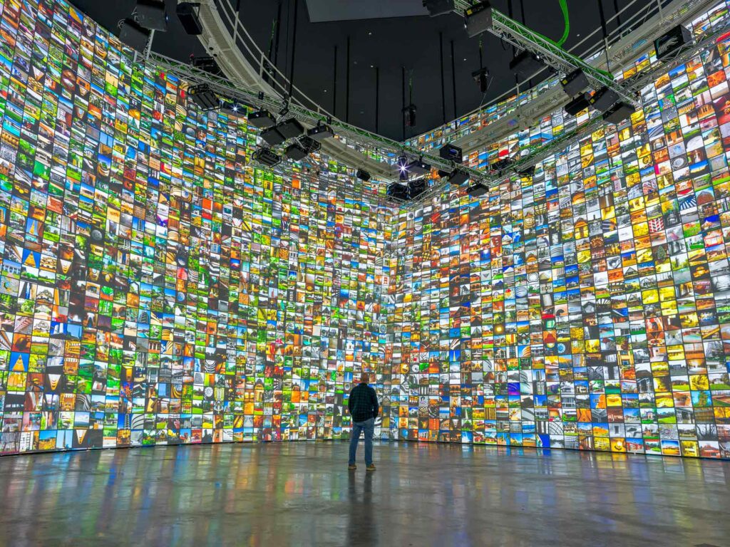 Refik Anadol. Arquitectura viva: Gehry. Museo Guggenheim Bilbao © Refik Anadol, Bilbao 2025