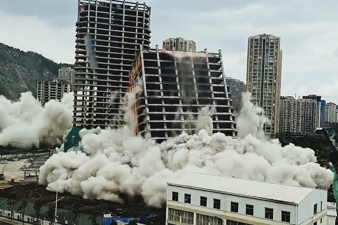 PILPERCA - Demolición controlada; Ingeniería y seguridad ante el colapso - FOTO